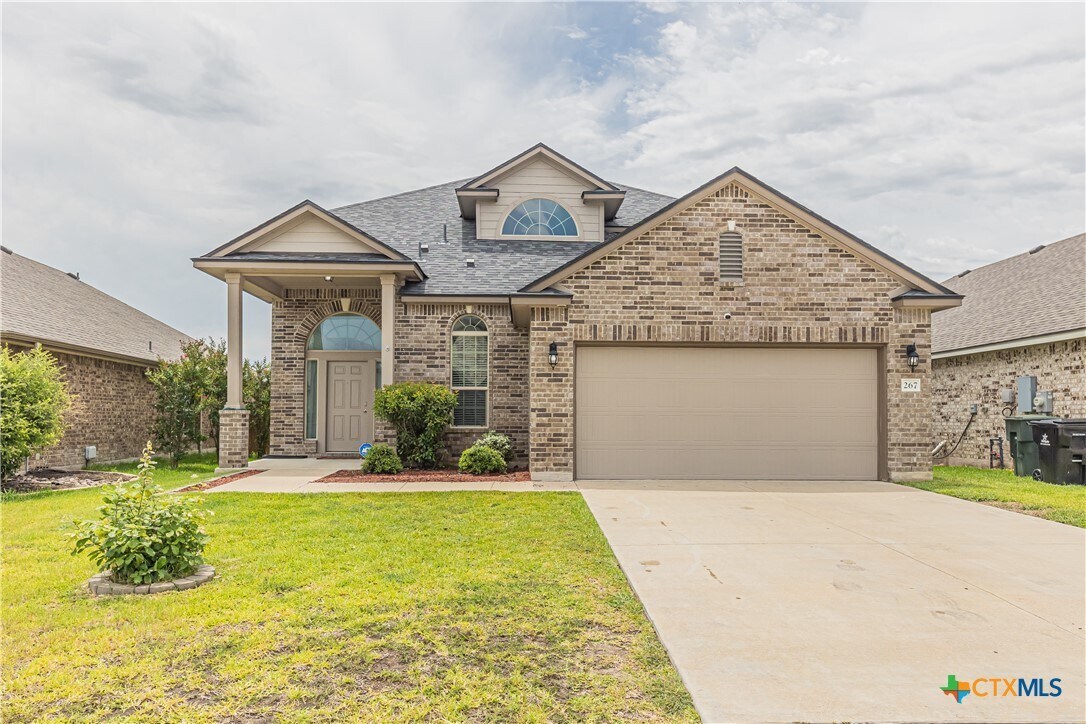 Foto principal - 267 Bainbridge Rd