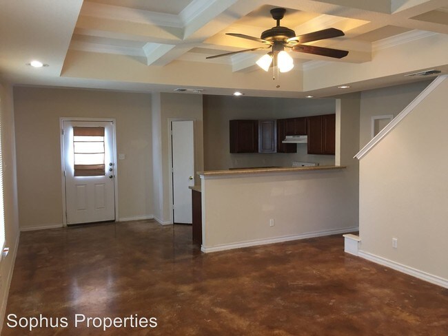 Building Photo - 3 br, 2.5 bath Apartment - 5010 Summit Wood