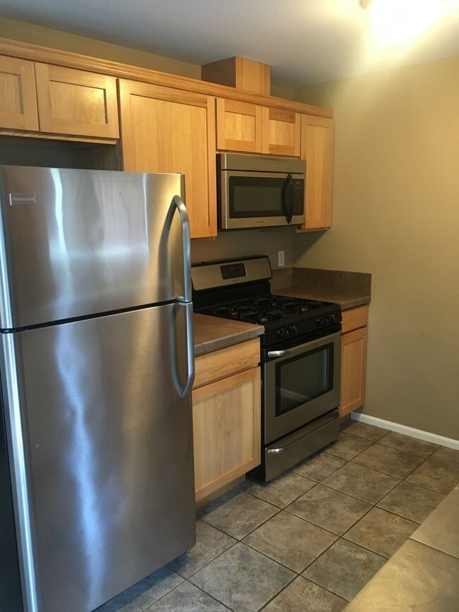 Building Photo - Cute 3 Bedroom House Near Lakeway