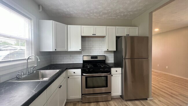 Foto del edificio - 1126 E Farwell St