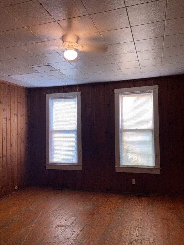 Building Photo - 110 Park Dr