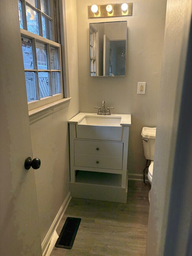 Foto del edificio - 37 Cedarvilla Dr