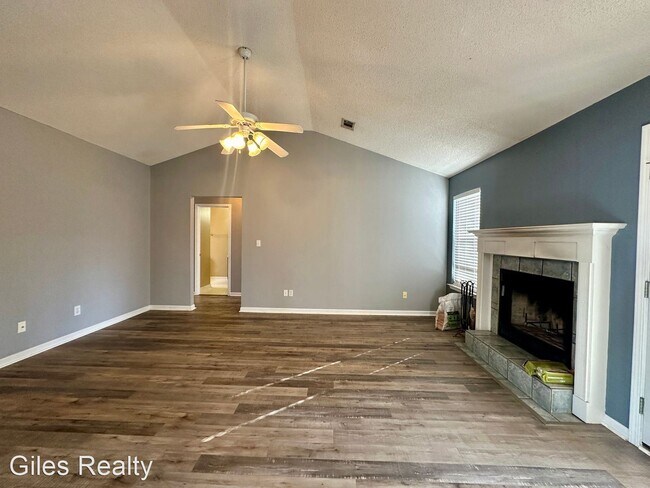 Building Photo - 3 br, 2 bath House - 105 Martingale Court