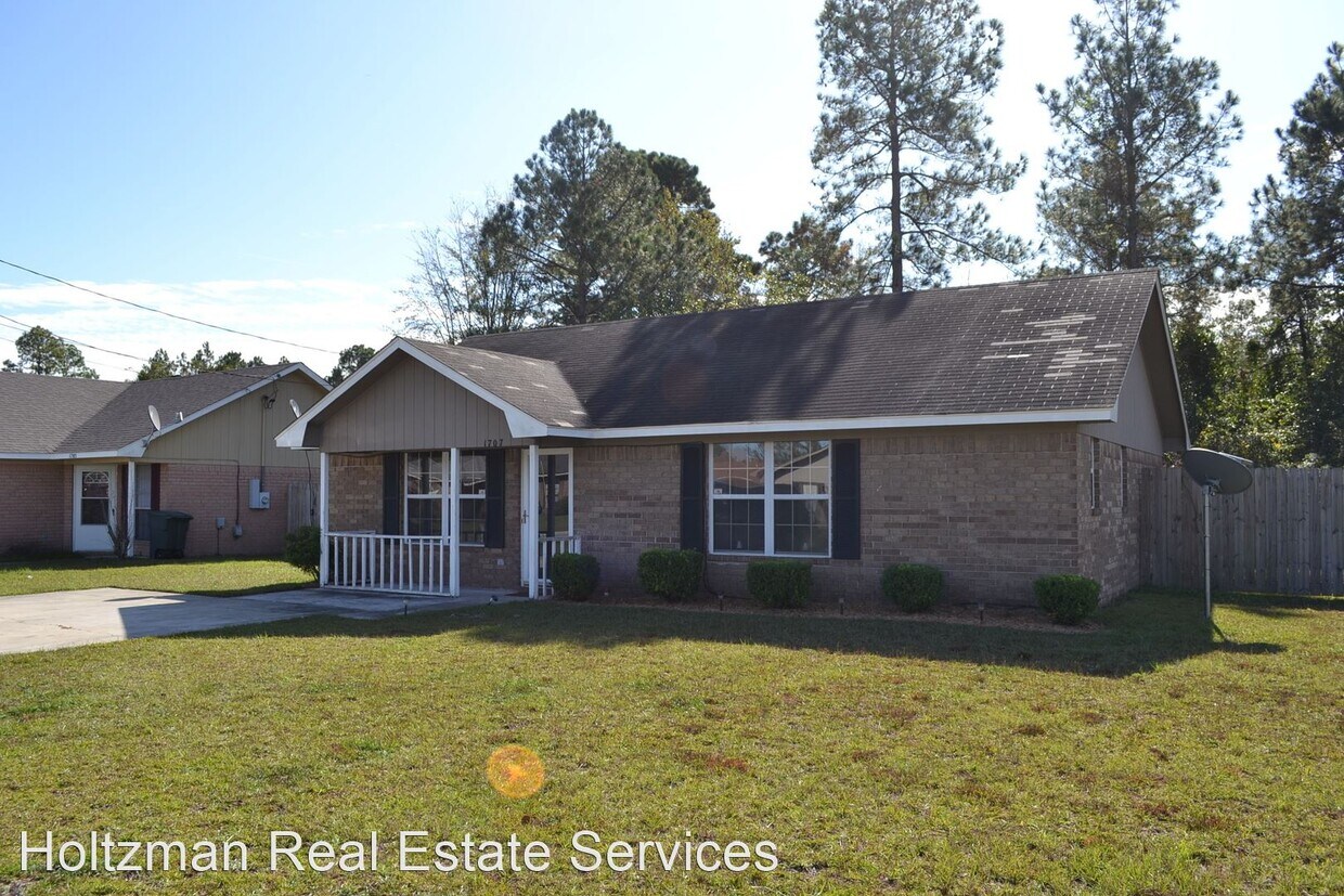 3 Br 2 Bath House 1707 Ashton Drive House For Rent In Hinesville Ga Apartments Com