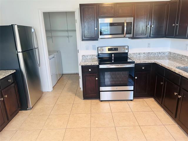 Building Photo - 1002 Mazourka Dr