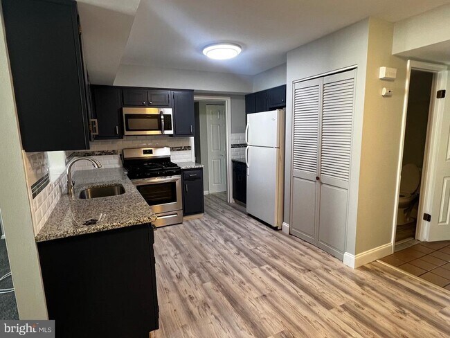 Foto del edificio - 1756 Hybrid Pl