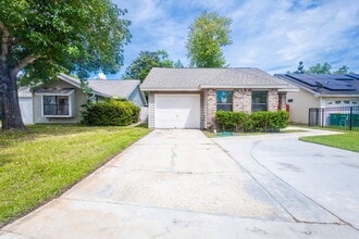 Building Photo - 1711 Bennetts End