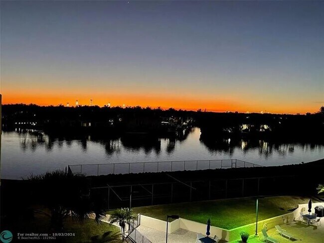 Foto del edificio - 364 Golfview Rd