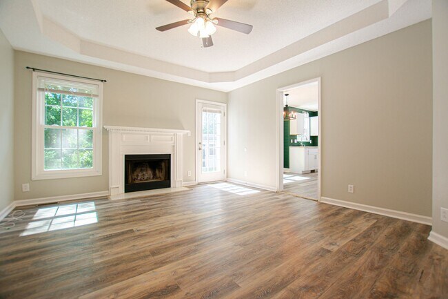 Foto del edificio - Updated Three Bedroom!