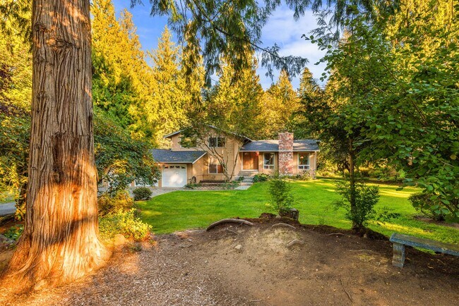 Building Photo - Sammamish 4 Bedroom 2.5 Bath on Acre - Lar...