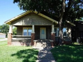 Building Photo - 1114 Monroe St