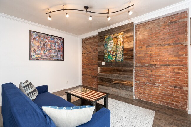 Building Photo - 158 F St