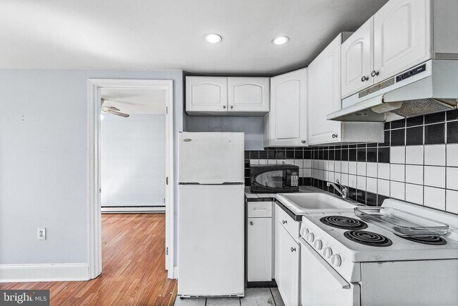 Foto del edificio - 3349 Conrad St