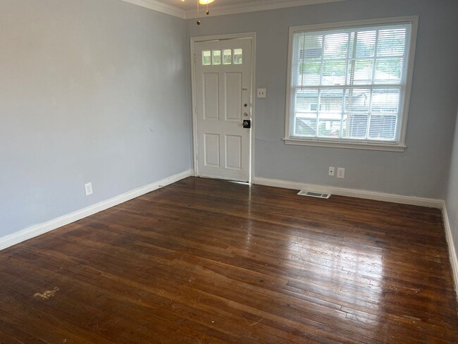 Building Photo - 38th