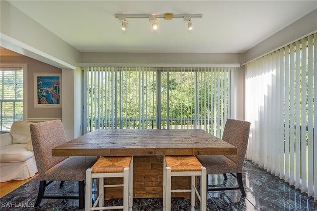Building Photo - 112 Bobolink Way