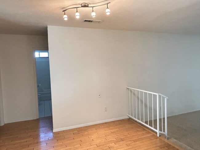 Foto del edificio - 4 Bedroom, 2 Bathroom Updated home with Pool!