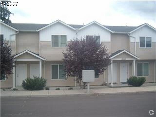 Foto del edificio - 12008 SE Pine St