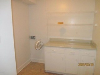 Foto del edificio - 5750 Blackthorn Rd