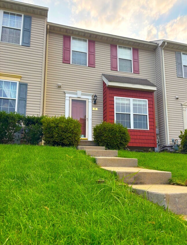 Foto principal - 9 Hurst Ct