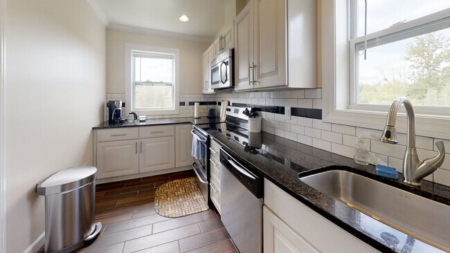 Building Photo - 103 Wiedmaier Ct