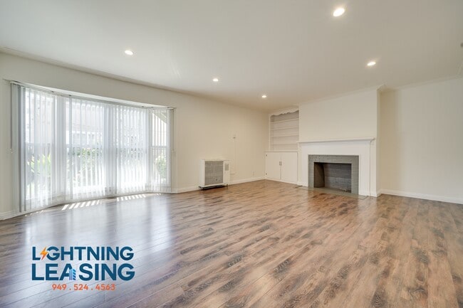 Building Photo - 1625 Normandie-15D