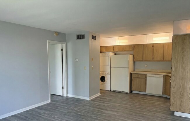 Building Photo - 8203 Sun Spring Cir