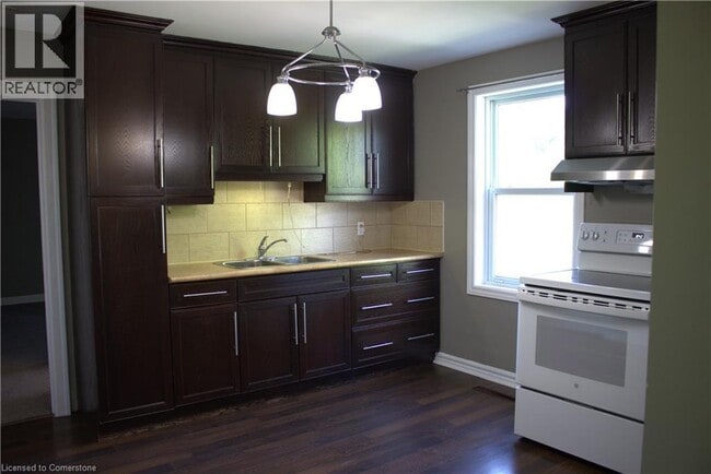 Building Photo - 107 Ballantyne Ave