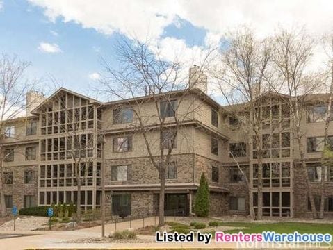 Primary Photo - 3801 W 98th St