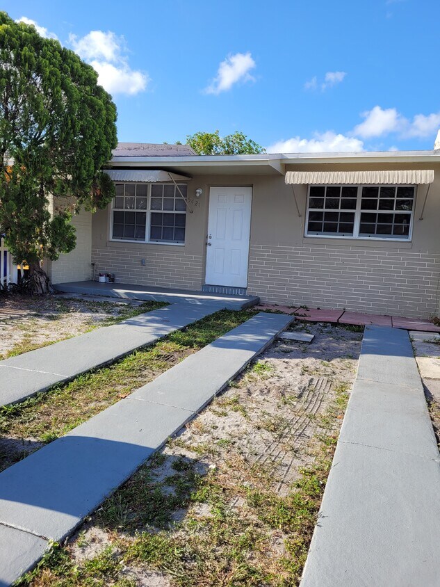 Primary Photo - 5520 SW 38th St