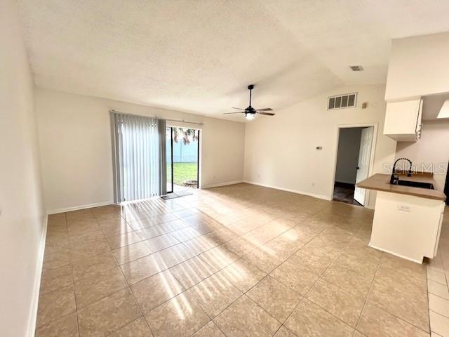 Building Photo - 1053 WESTWOOD Dr