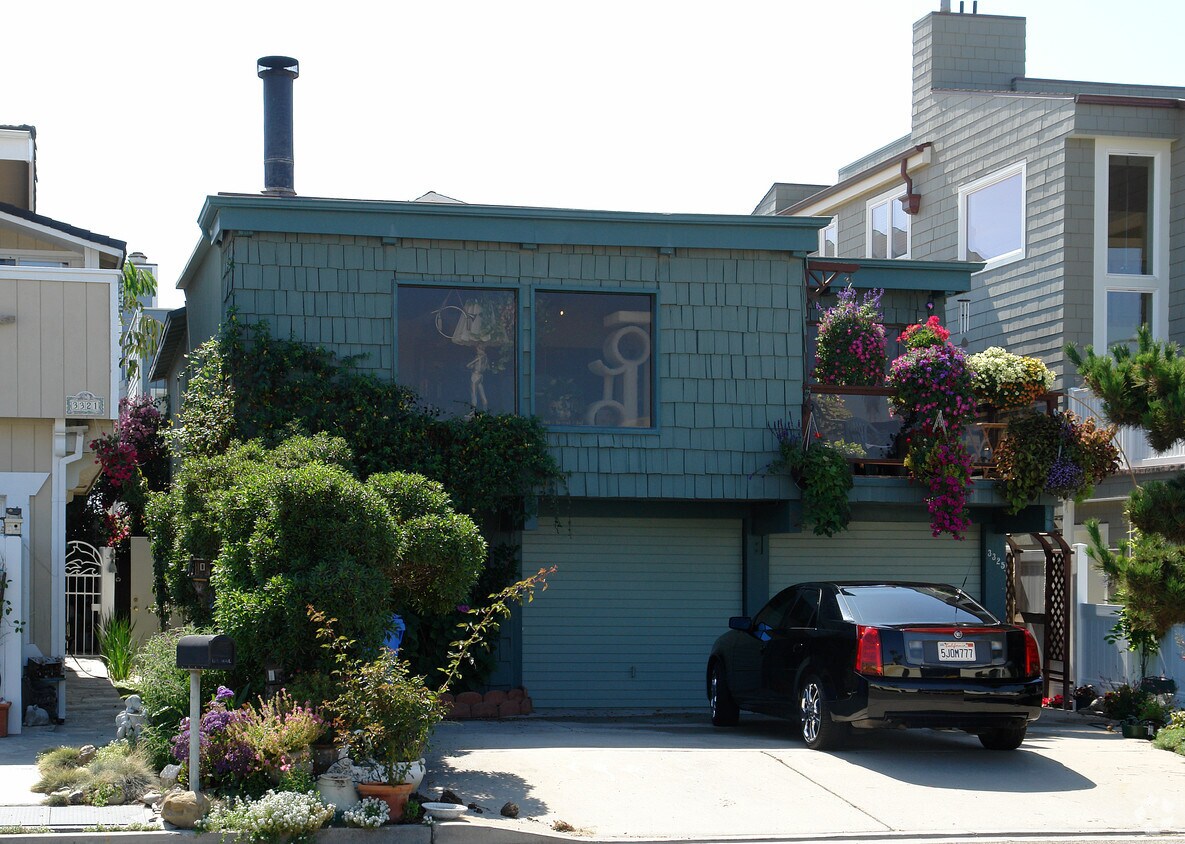 Primary Photo - 3325 Harbor Blvd