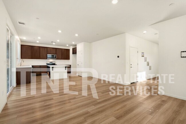 Building Photo - 7986 Lizzie Cir