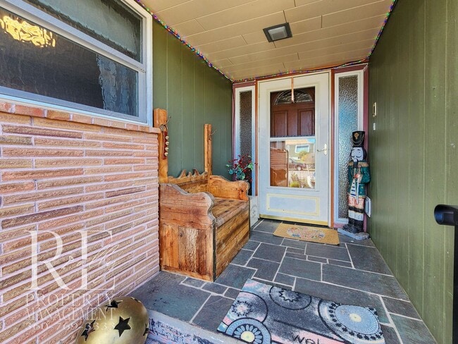 Building Photo - 2113 Brashem Ave