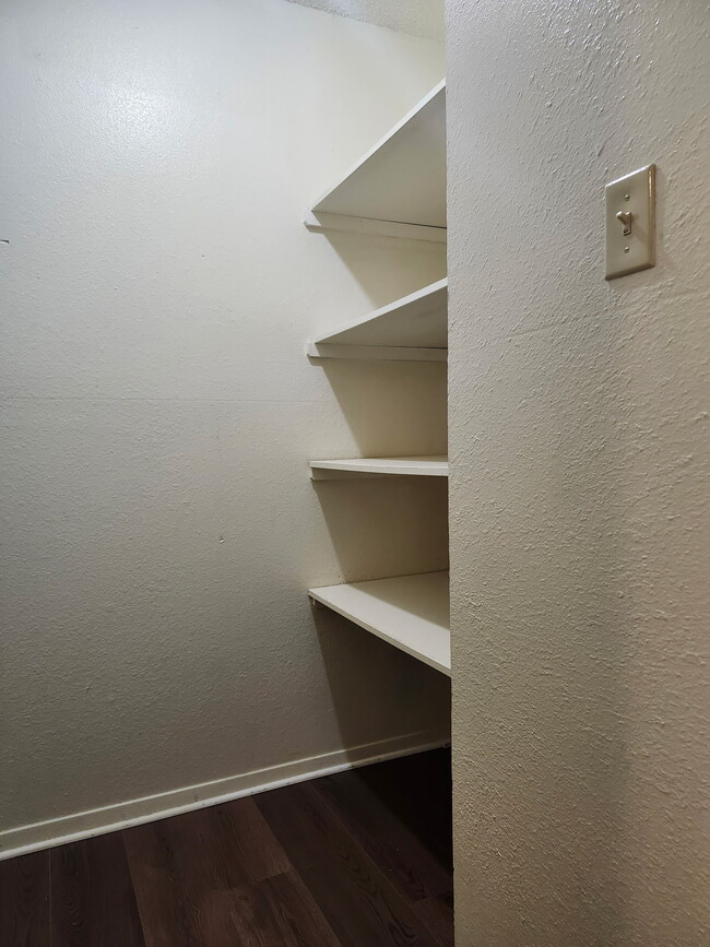 Building Photo - 2507 Stella St