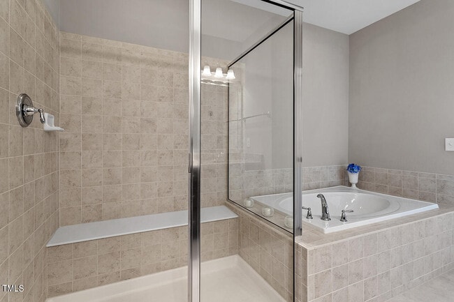 Building Photo - 550 Balsam Fir Dr