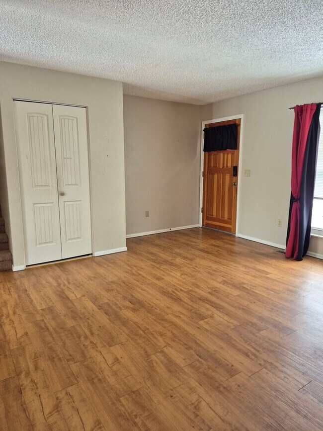 Foto del edificio - Charming home with garage & big back yard| Morrison, CO