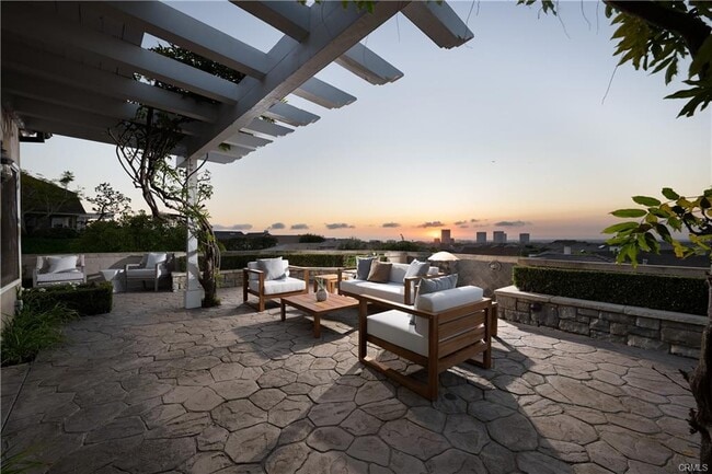 Building Photo - 2001 Yacht Resolute