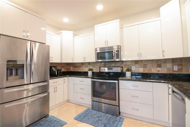 Building Photo - 10866 NW 84th Ln
