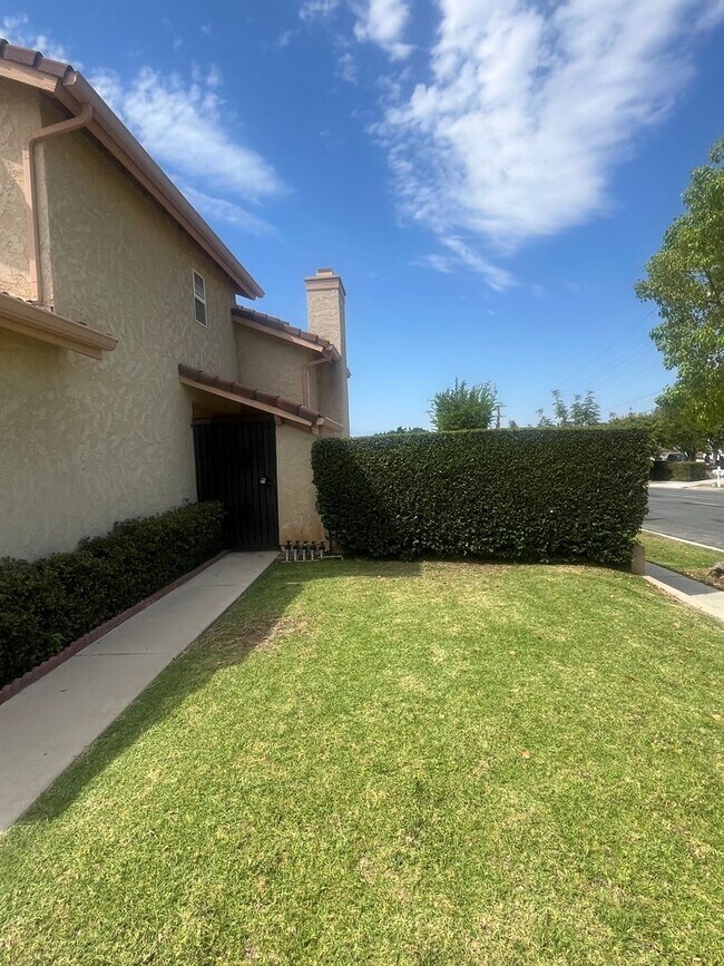 Foto del edificio - Charming 3-BR Corona Home | Spacious Lot, RV Parking & Boat Storage