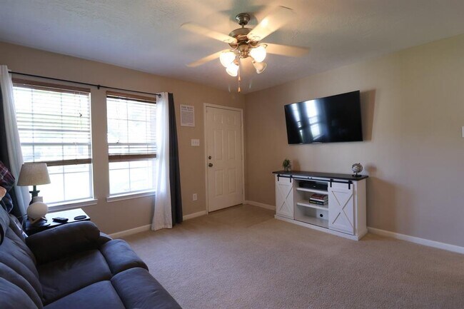Building Photo - 5440 N Buffalo Cir