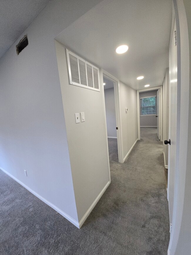 Building Photo - 122 Berwick Pl