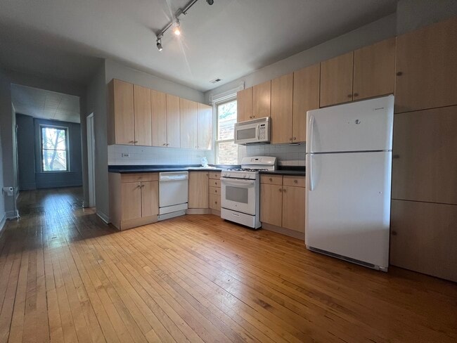 Building Photo - 1518 N Elk Grove Ave