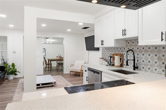 Foto del edificio - 4105 Rockefeller Ave