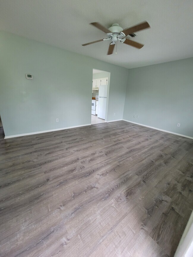 Foto del edificio - 7605 W Fern Pl