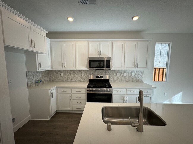 Building Photo - New Bay Point Home