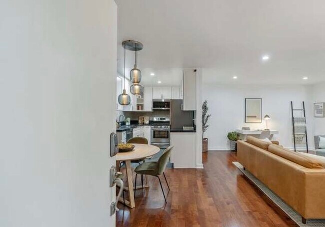 Foto del edificio - 811 S Bedford St