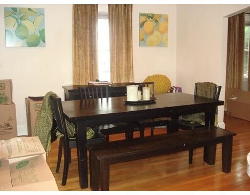 Foto del edificio - 102 Wildwood St
