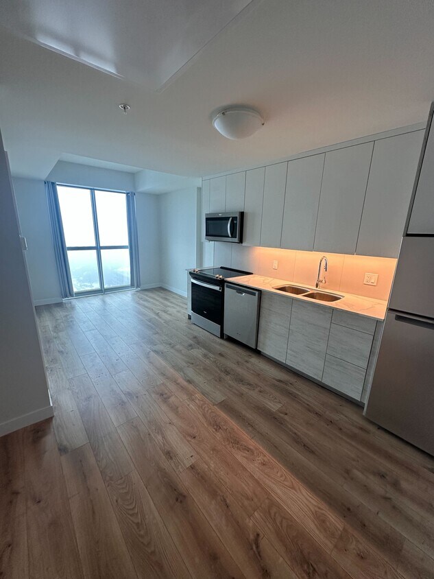 60 Frederick St Unit DTK2101, Kitchener, ON N2H 0C7 Apartments 60