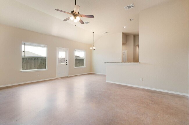 Foto del edificio - 3 br, 2 bath House - 2584 Pahmeyer Rd.