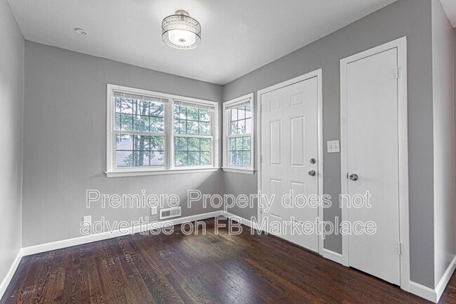 Building Photo - 3320 S Sterling Ave